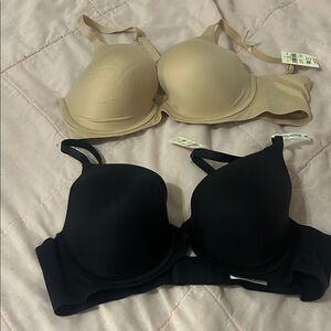 2 for the price of 1
Aerie full coverage Black and Tan Bras